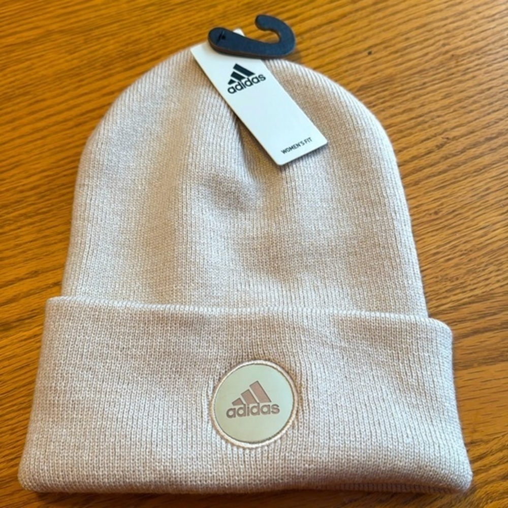 NWT women’s cream‎ colored Adidas knit beanie hat